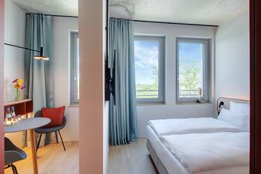 Schönes möbliertes Apartment içinde Unterföhring