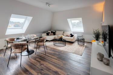Möblierte Dachterrassenwohnung içinde Großhadern