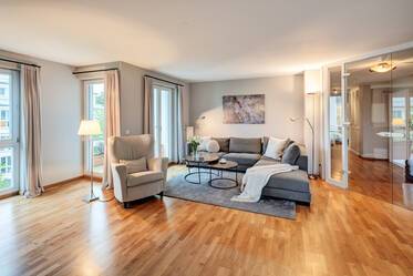 Sehr schöne möblierte Wohnung içinde Bogenhausen
