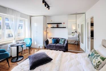 Helles, möbliertes Apartment içinde Neuhausen