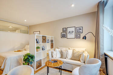 Overwegend nieuw gemeubileerd appartement