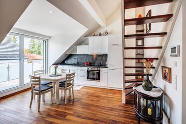 Под наем: апартамент с галерия и собствен вход