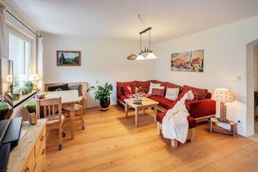 Модерен апартамент в селски стил с изглед към планината