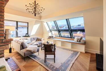 Fantastisk taglejlighed i jugendstilbygning