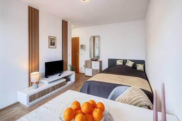 Φωτεινό διαμέρισμα με βεράντα και μικρό κήπο