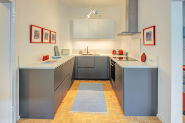 Tarihi arka binada aydınlık ve merkezi konumda bulunan daire