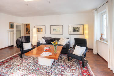 Geräumige Wohnung in der Hohenzollernstraße  