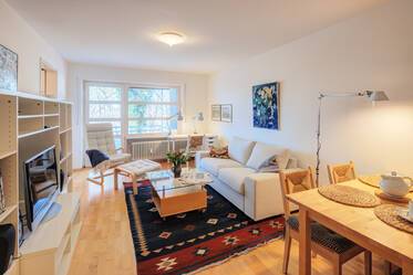 Sehr schöne möblierte Wohnung içinde Harlaching