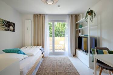 Sehr schönes möbliertes Apartment içinde Schwabing-West