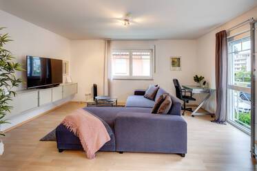 Sehr schöne möblierte Maisonettewohnung içinde Waldtrudering