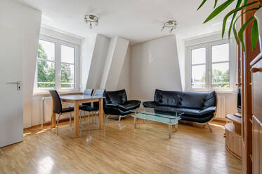 Helle und geräumige 2-Zimmer Wohnung 