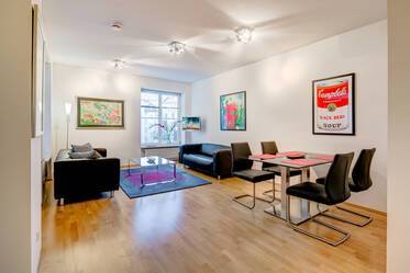 Много хубаво обзавеждане Плосък в Gärtnerplatzviertel