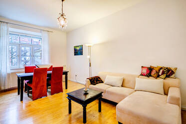 Nähe Rotkreuzplatz, schöne möblierte Altbauwohnung in Neuhausen