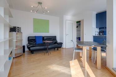 Sehr schöne möblierte Wohnung içinde Neuhausen