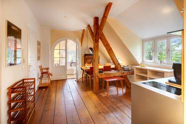 Maisonette-lejlighed i jugendstilbygning