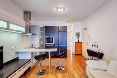 Отлично местоположение в Schwabing, между Münchner Freiheit и Английската градина