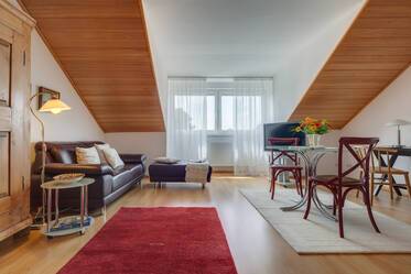 Meget flot møbleret Flad i Berg am Laim