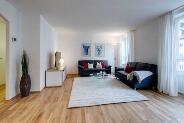 Maxvorstadt: Apartament luminos cu trei camere, cu două dormitoare