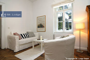 Direkt am Kolumbusplatz: Möblierte Altbauwohnung im beliebten Stadtteil Au