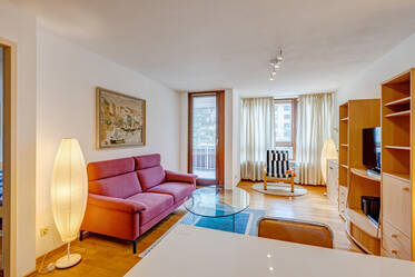 Schöne helle, geräumige 2-Zimmer-Wohnung