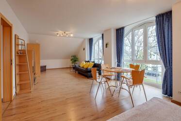 Vollständig möblierte Dachgeschosswohnung içinde Waldtrudering
