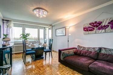 Sehr schöne möblierte Wohnung içinde Forstenried