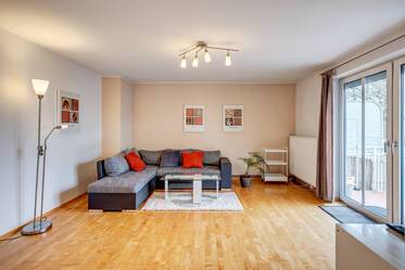Schöne möblierte Wohnung içinde Ramersdorf