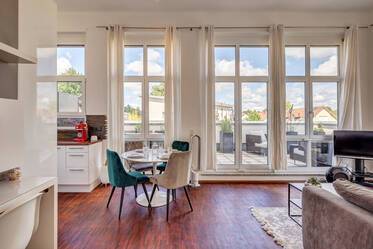 Sehr schöne möblierte Dachterrassenwohnung içinde Fasanerie