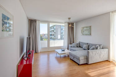 Apartament spațios, cu 3 camere, mobilat, în Schwabing