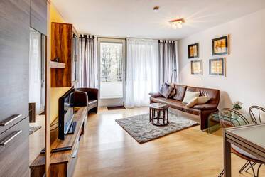 Smukt møbleret Flad i Moosach