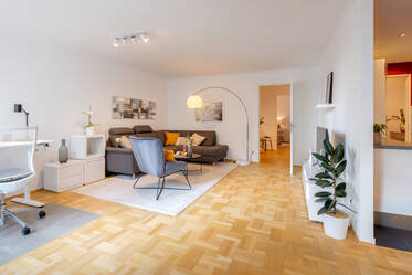 Apartamento espaçoso de 2 quartos com varanda em Haidhausen