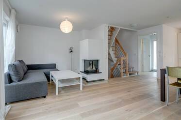 Sehr schönes möbliertes Haus içinde Freimann