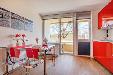 Möblierte 1-Zi-Wohnung mit Balkon