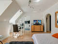 Таванско помещение München Altstadt 03 Living 8000